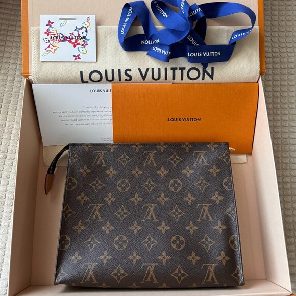 Louis Vuittion Toiletry Pouch 26 - Picture 1 of 3